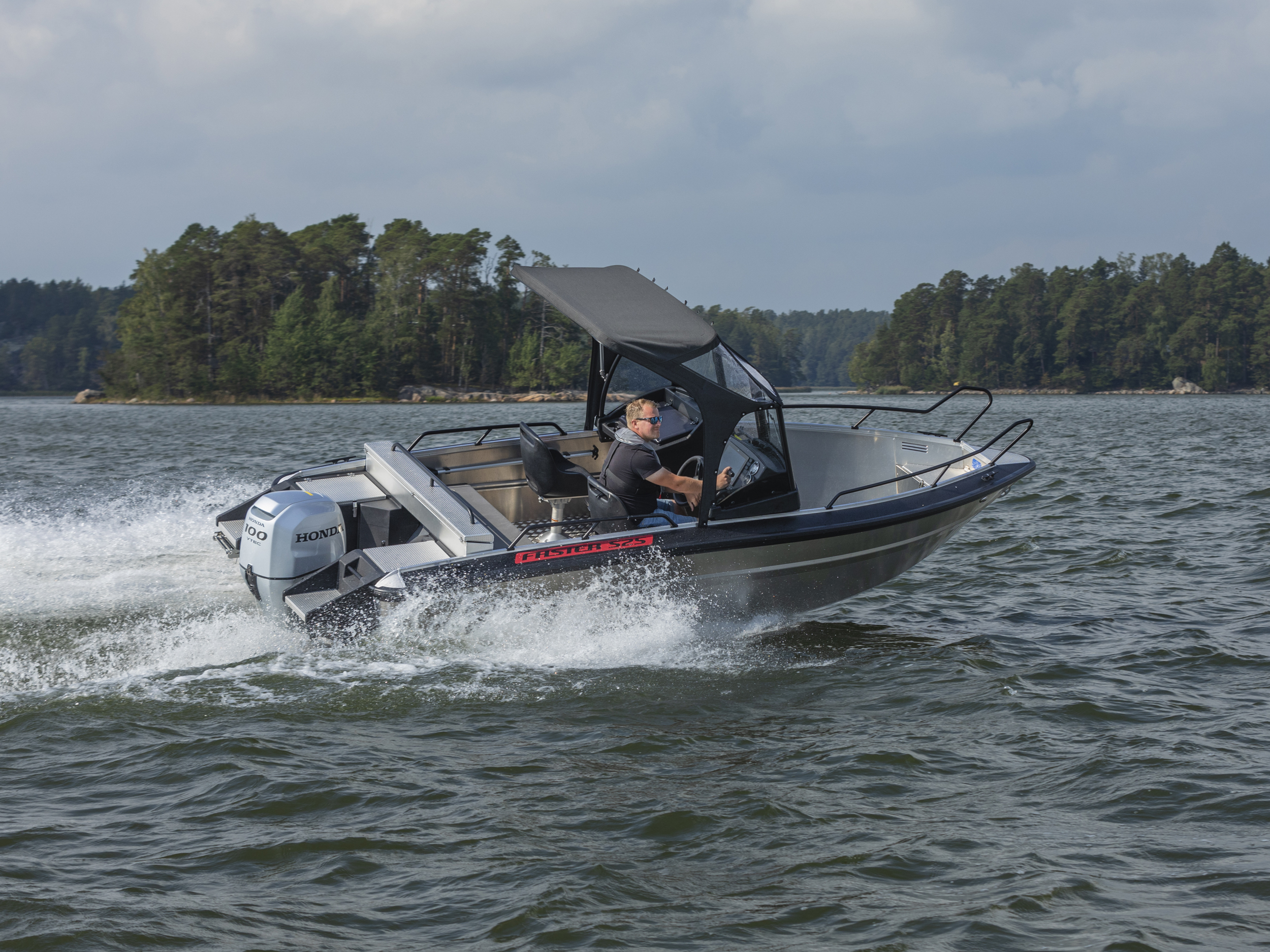 Faser 525 SC Sprayhood-kuomukatoksella.